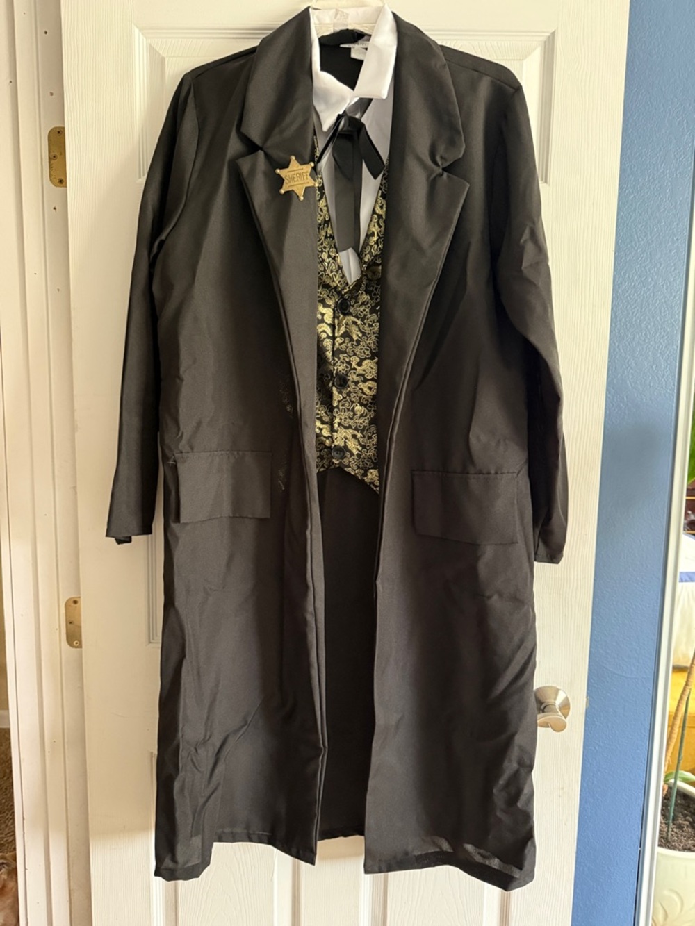 The Gambler men’s sheriff costume